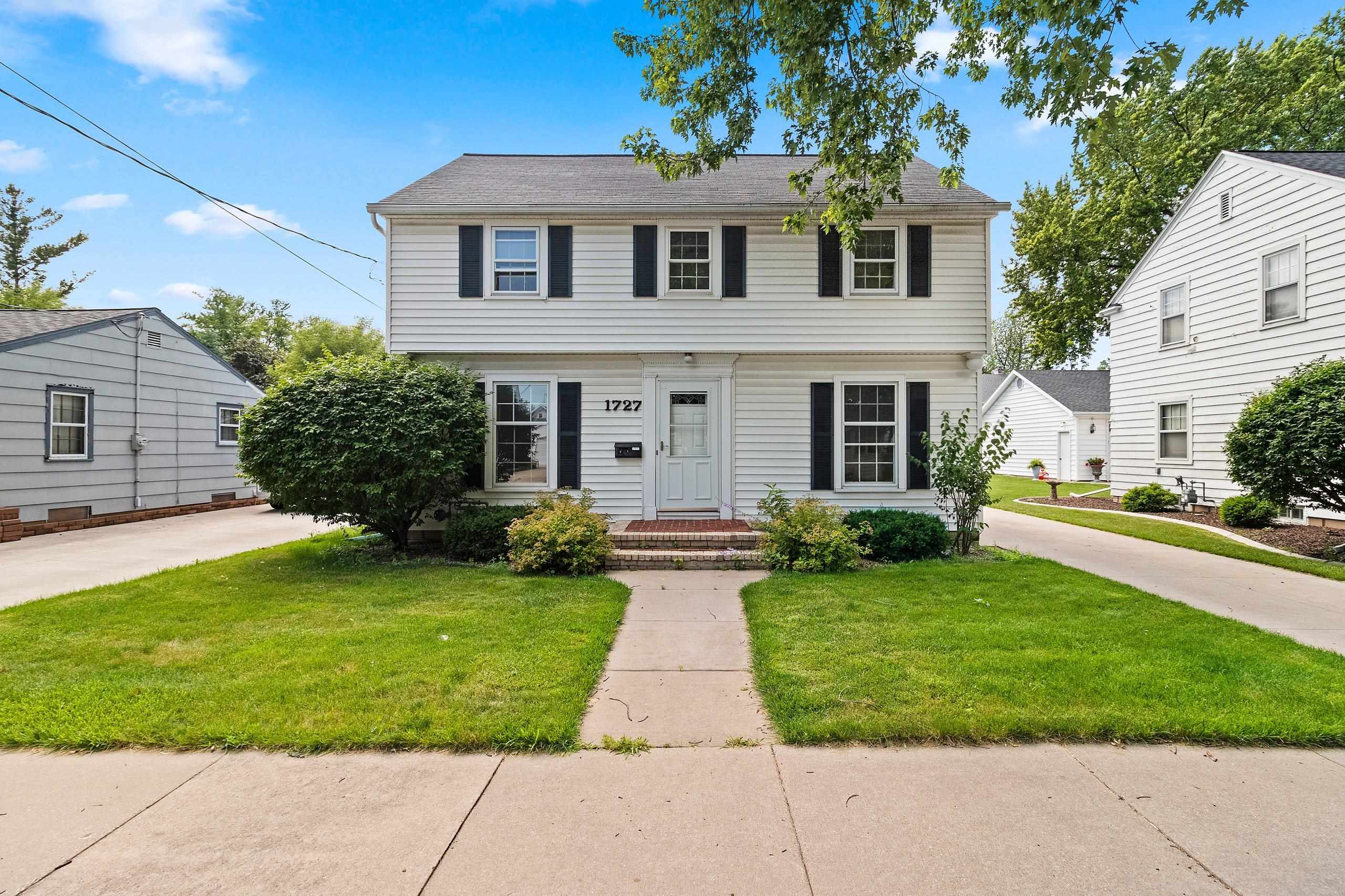 1727 North Clark Street Appleton, WI 54911 - Photo 1 of 42