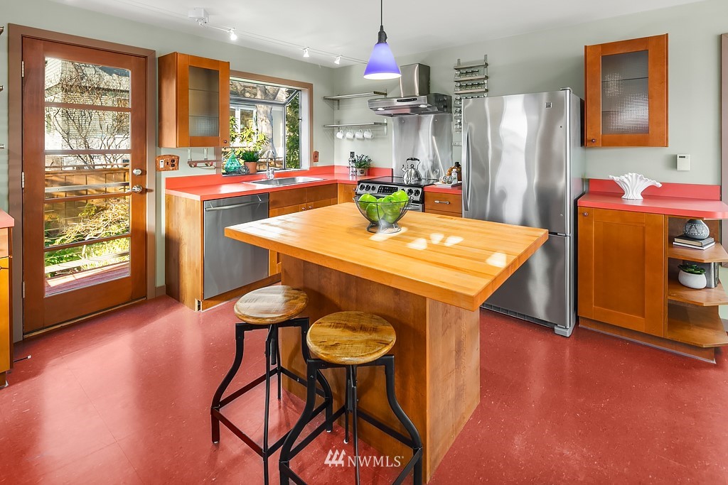 354 North 72nd Street Seattle, WA 98103 - Photo 5 of 23 Gallery Image 5