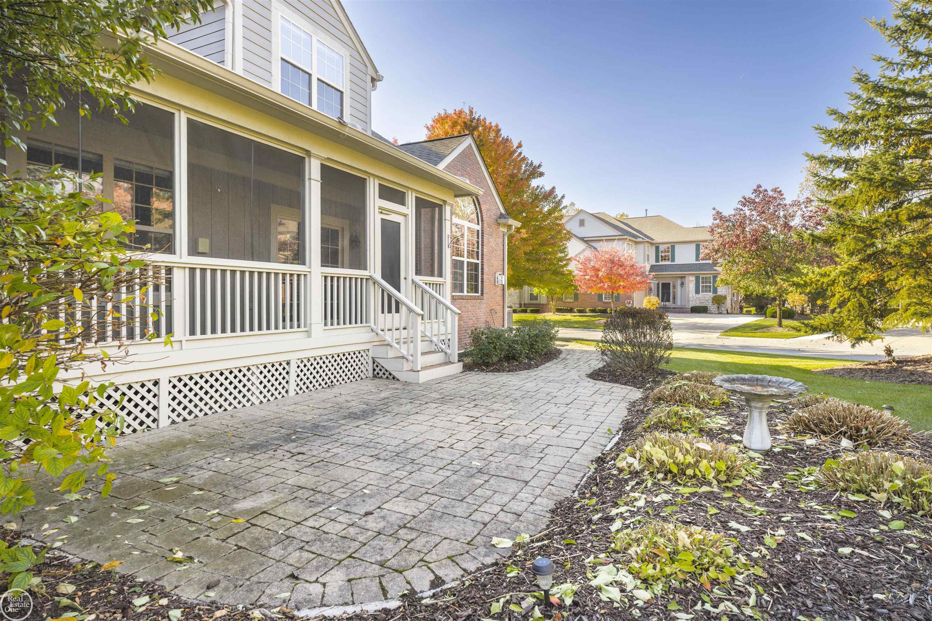 3582 Winding Brk Circle Rochester, MI 48309 - Photo 60 of 60 50167981-1C24C37F-831D-4C31-A33E-CD18AE5507A9.JPG