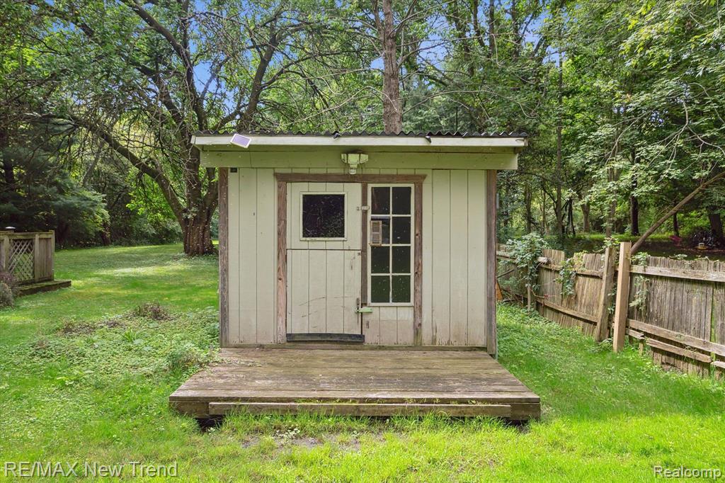 1347 Ruby Avenue Rochester Hills, MI 48309 - Photo 48 of 53