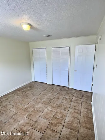 $950 | 318 Porter Avenue, Unit 203, Ocean Springs, MS 39564