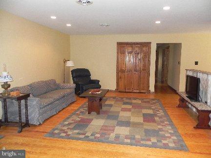 7002 Ed Sears Road Dickerson, MD 20842 - Photo 2 of 26 Family Room