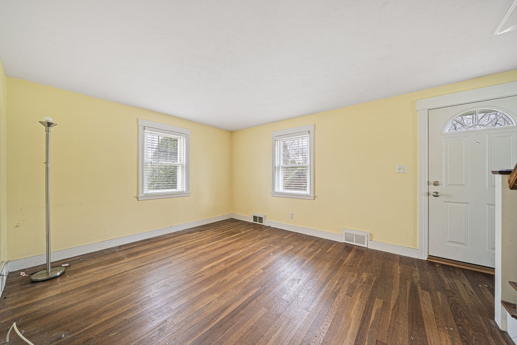 13 Washington Avenue Ashland, MA 01721 - Photo 7 of 20