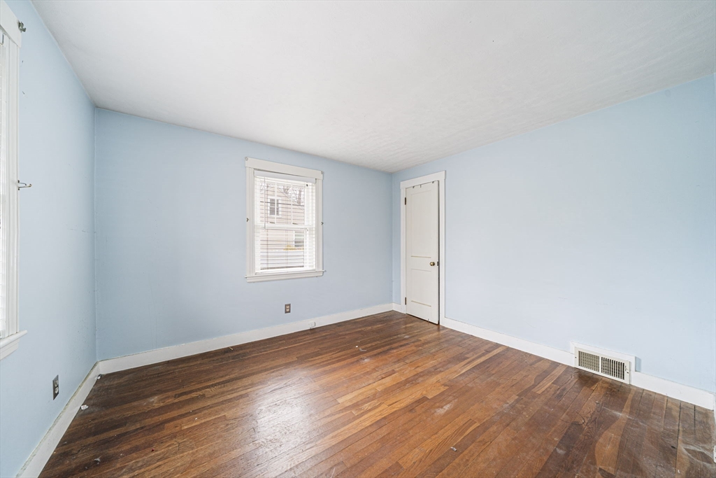 13 Washington Avenue Ashland, MA 01721 - Photo 9 of 20