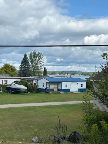 $170,000 | 19157 West Chippewa Drive, Rodney, MI 49342