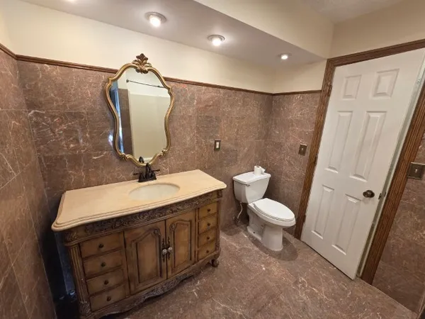 $295,000 | 3405 Piccadilly Avenue, Mount Vernon, IL 62864