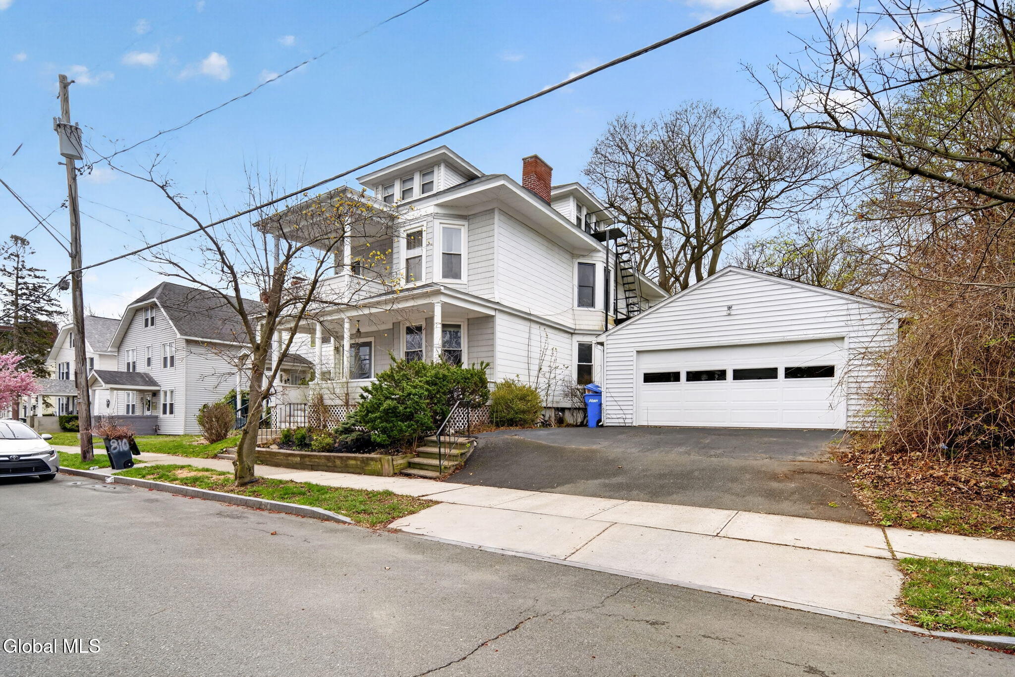 810 Lancaster Street Albany, NY 12203 - Photo 2 of 30 2-web-or-mls-002_DSC03284