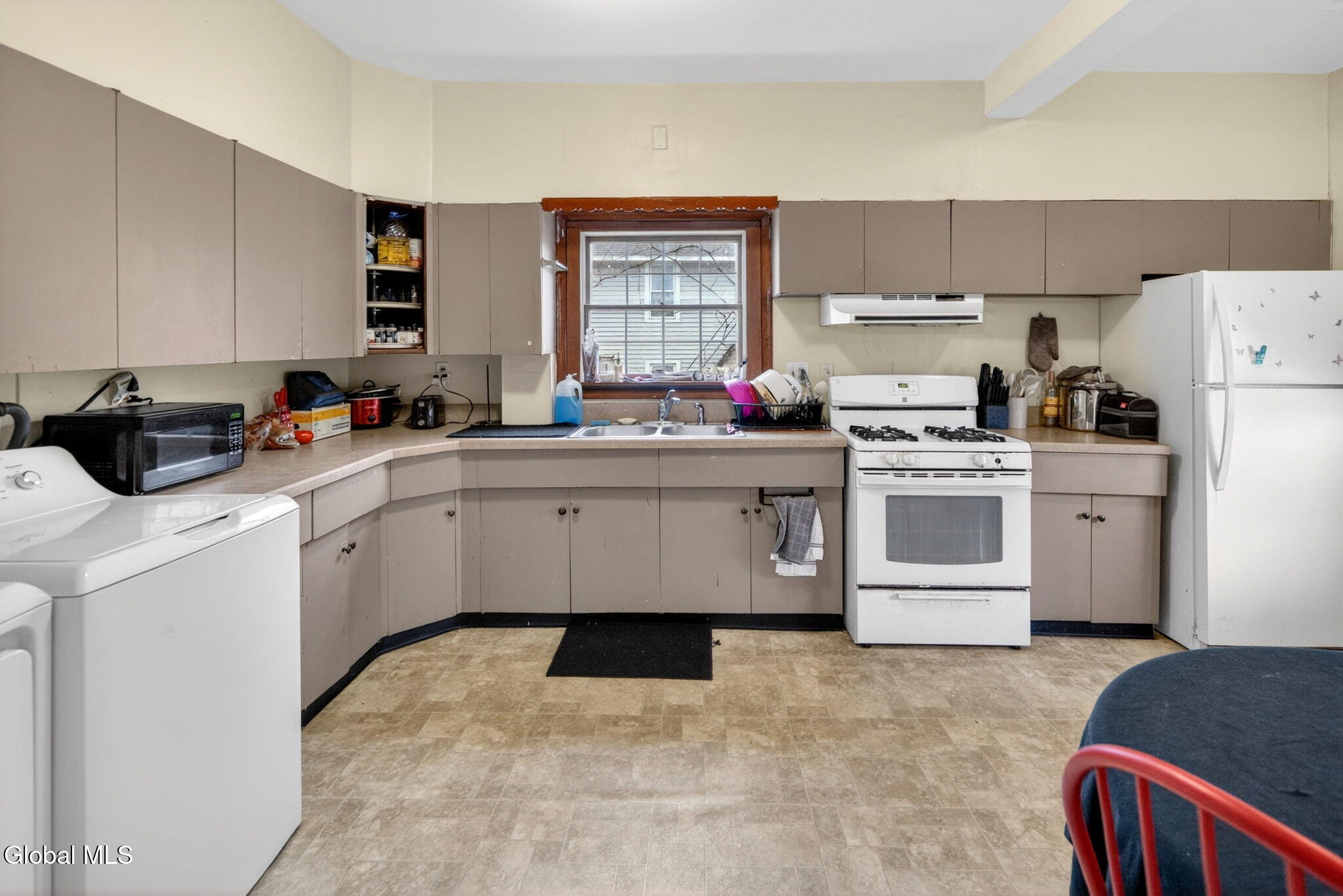 810 Lancaster Street Albany, NY 12203 - Photo 10 of 30 11-web-or-mls-011_DSC03170