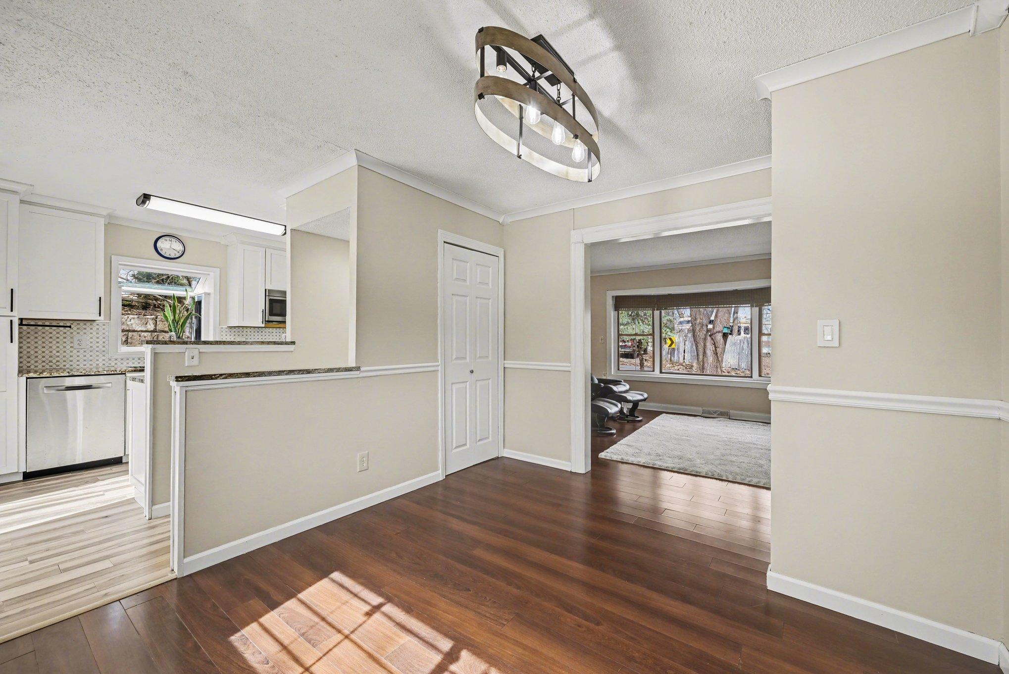 18917 Chestnut Lane Minnetonka, MN 55345 - Photo 12 of 34