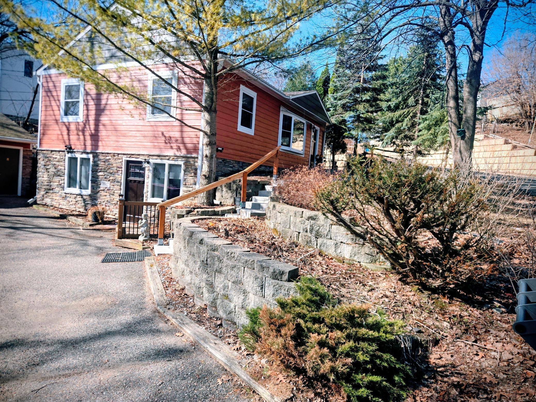 18917 Chestnut Lane Minnetonka, MN 55345 - Photo 2 of 34