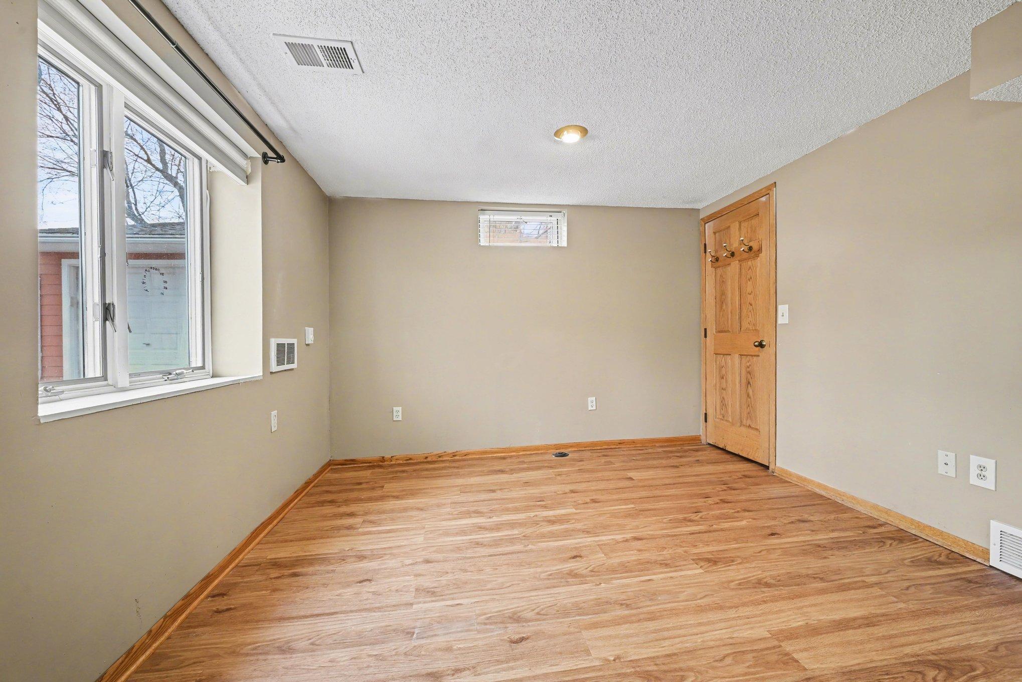 18917 Chestnut Lane Minnetonka, MN 55345 - Photo 21 of 34