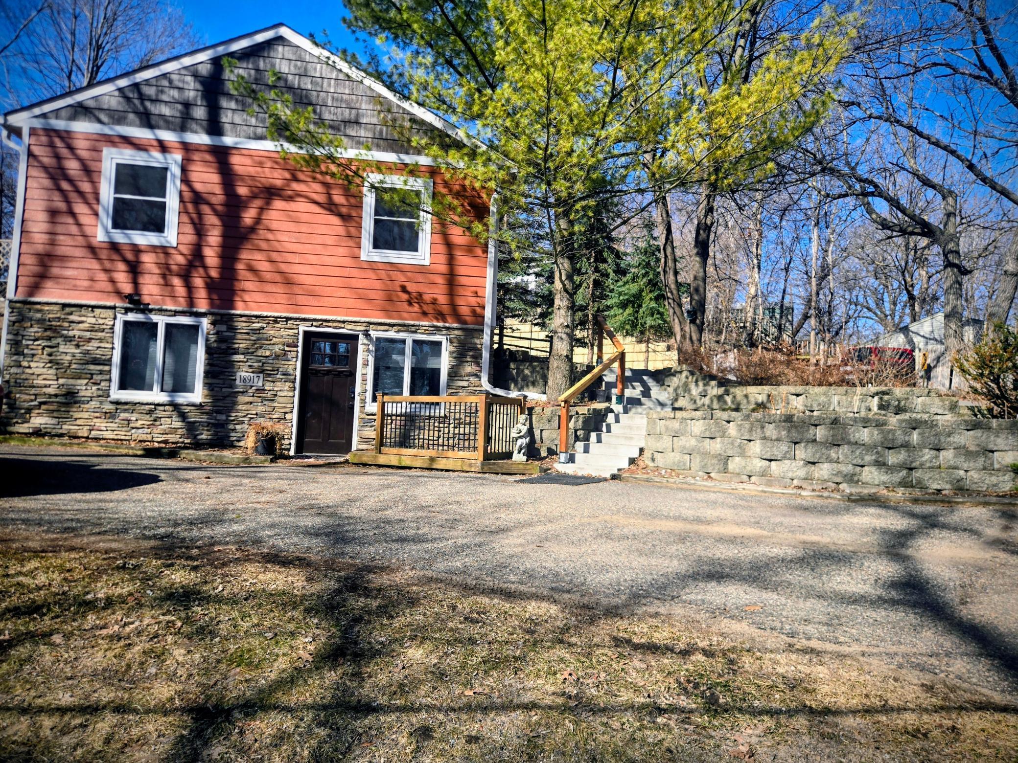 18917 Chestnut Lane Minnetonka, MN 55345 - Photo 3 of 34