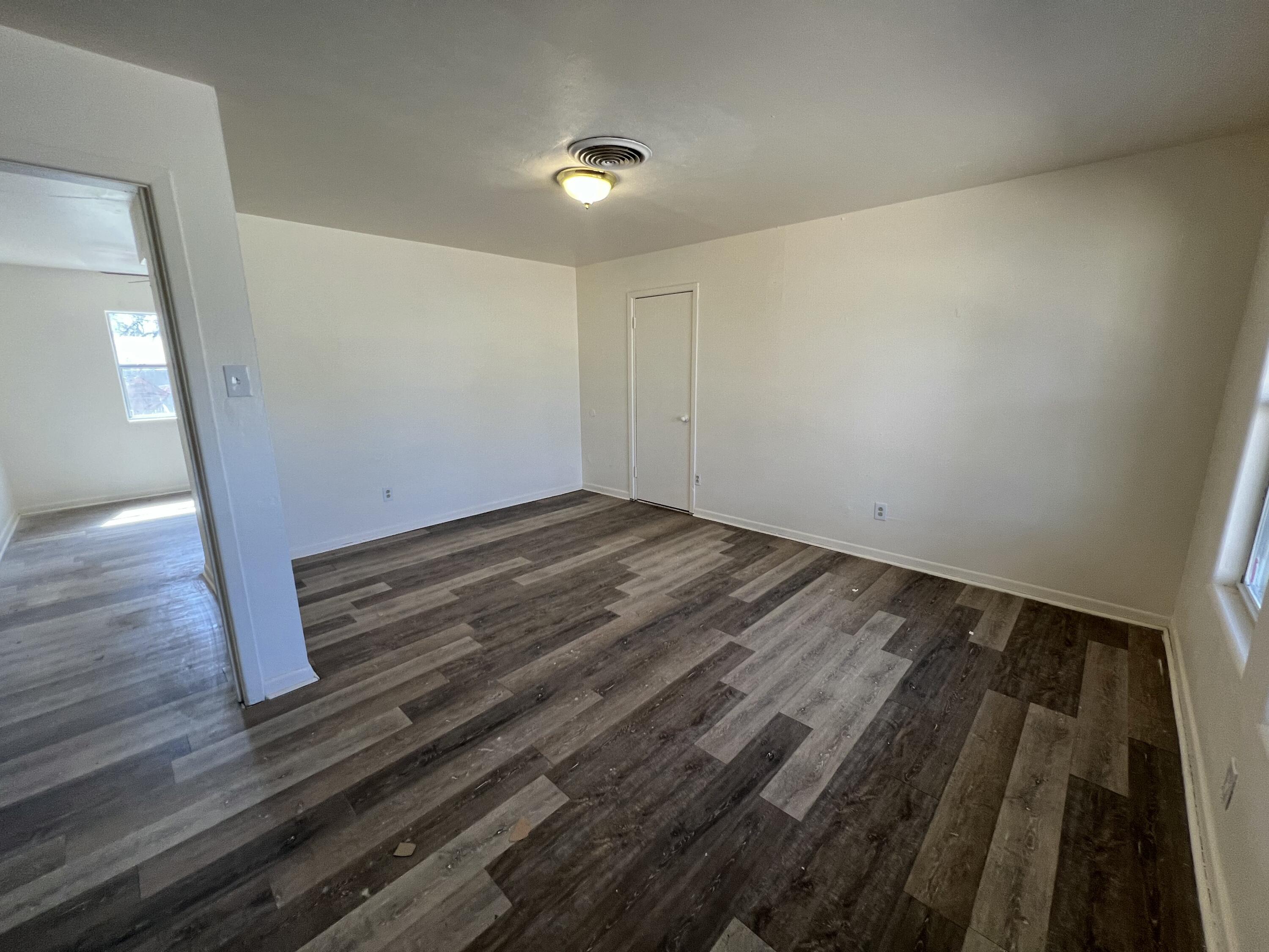1907 45th Street Lubbock, TX 79412 - Photo 3 of 16 Living Area