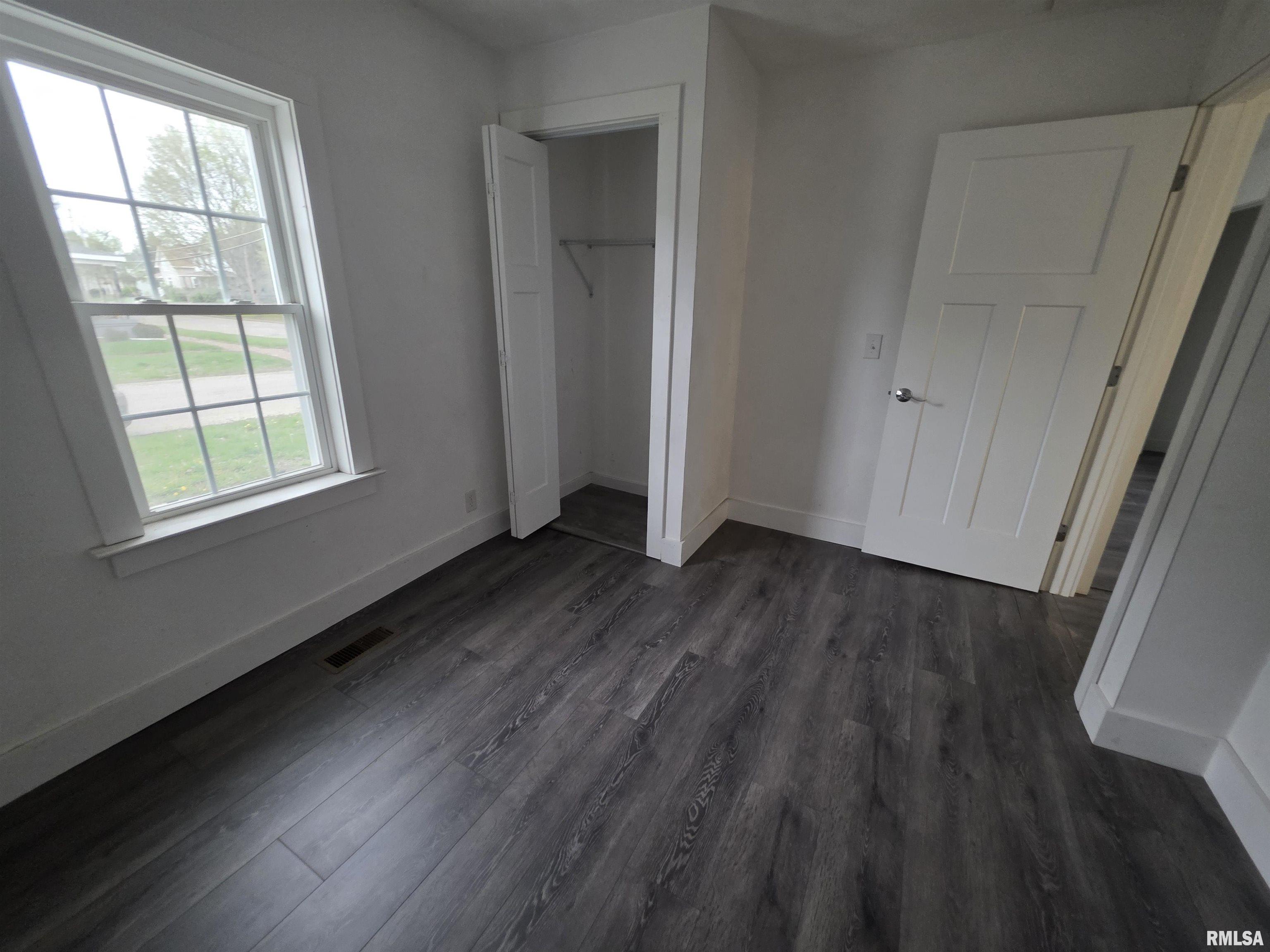 435 North Ave B Canton, IL 61520 - Photo 14 of 18