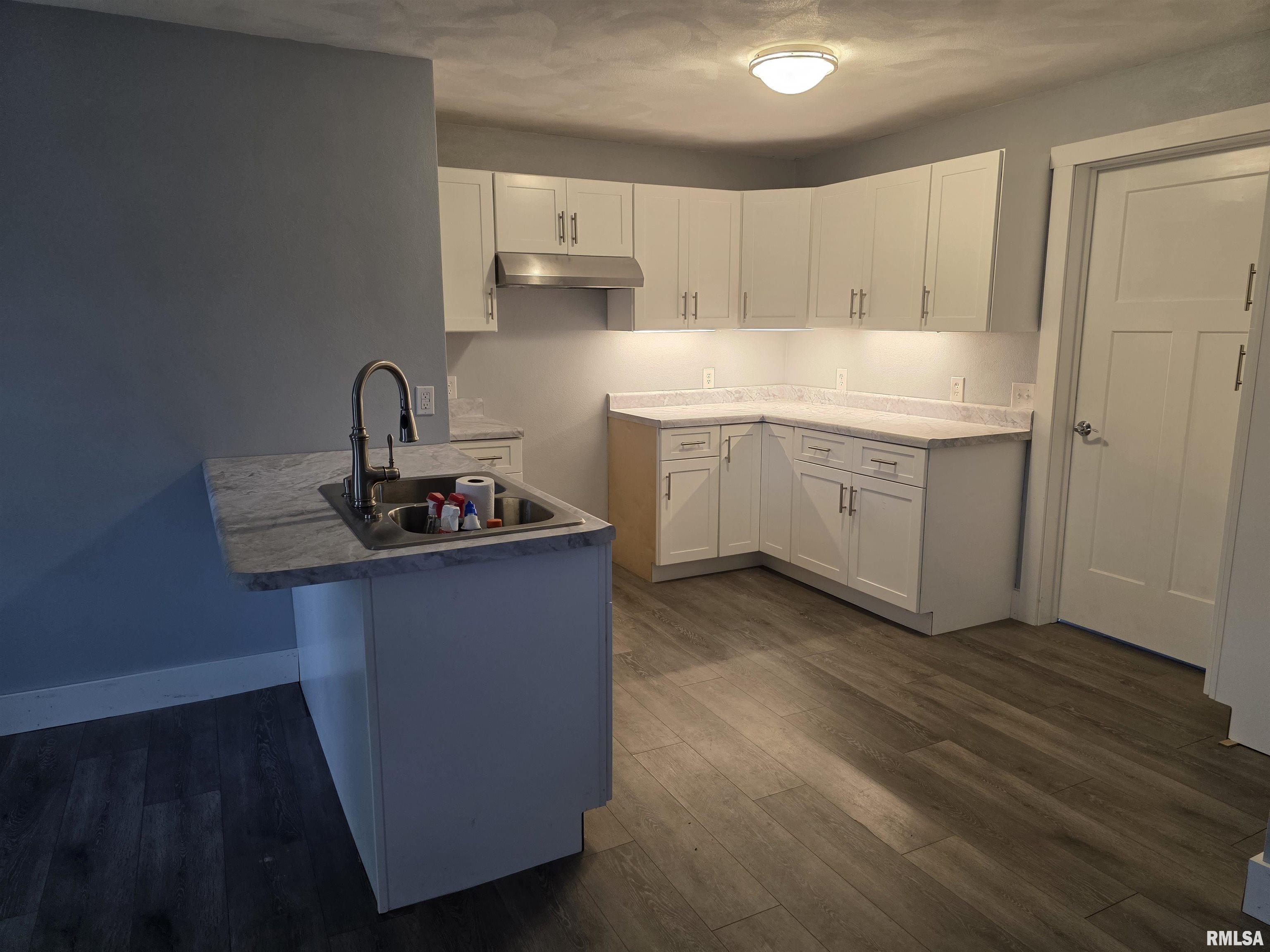 435 North Ave B Canton, IL 61520 - Photo 5 of 18