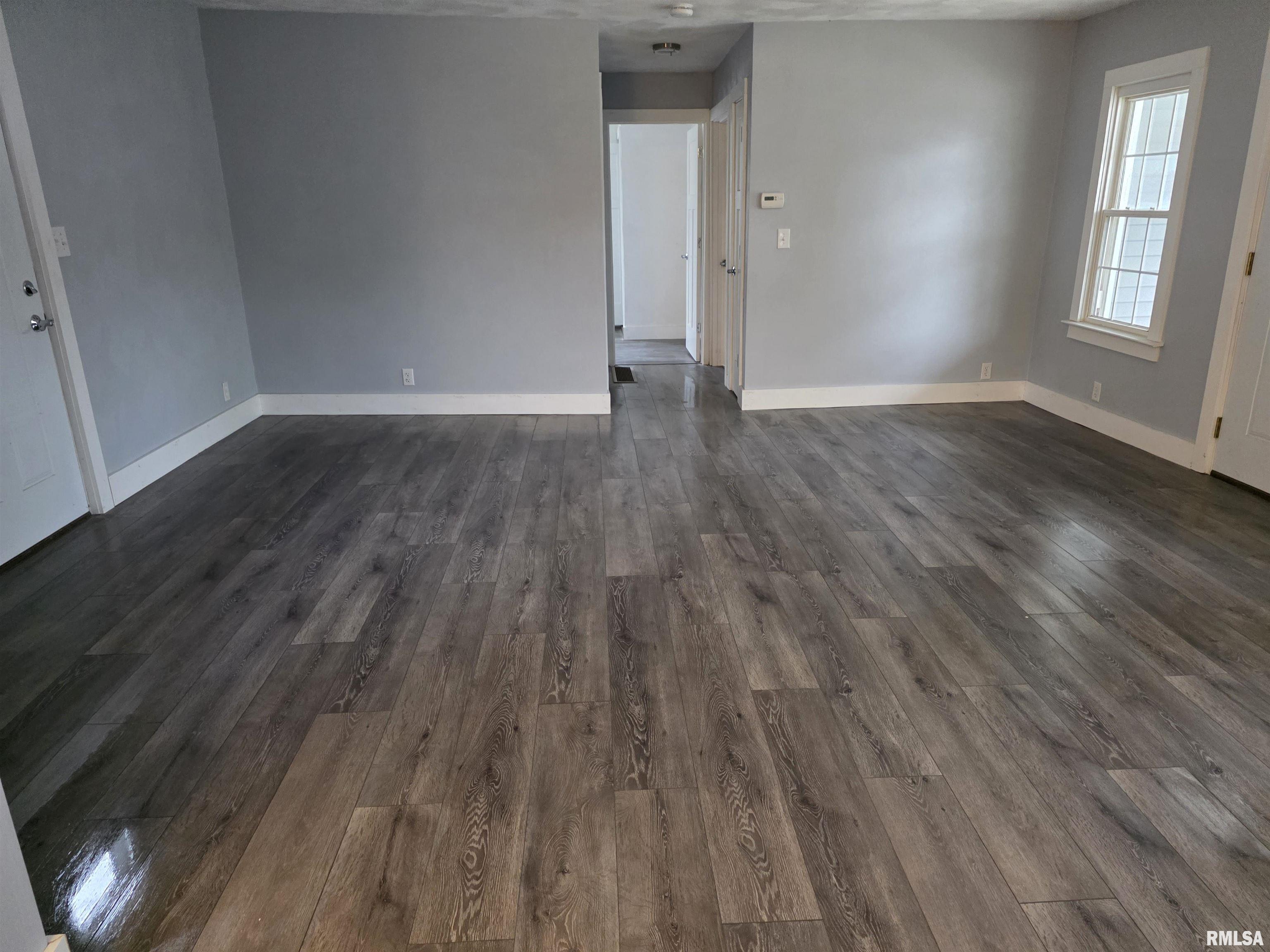 435 North Ave B Canton, IL 61520 - Photo 10 of 18