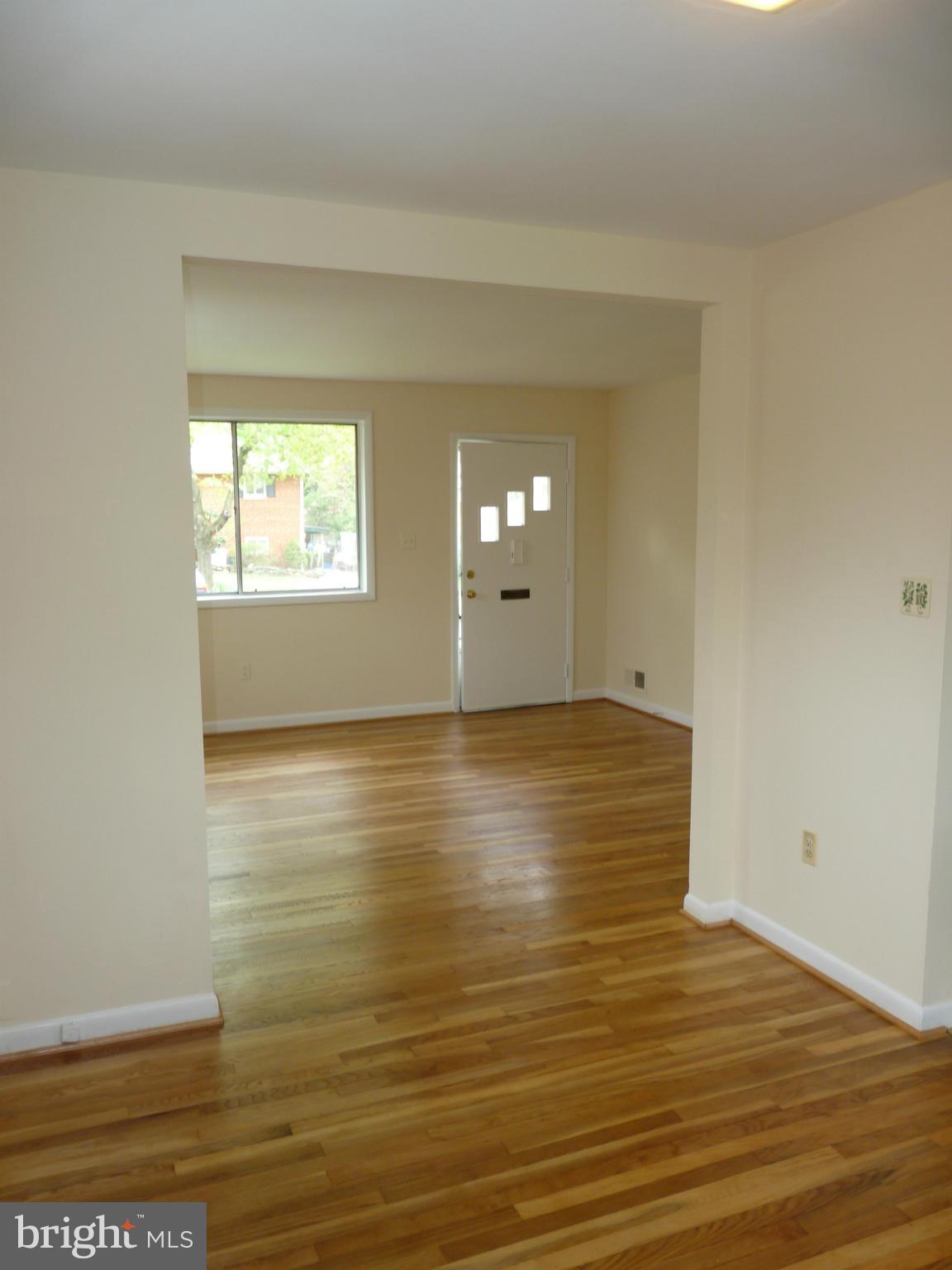11011 Troy Road Rockville, MD 20852 - Photo 4 of 15 Dining Room
