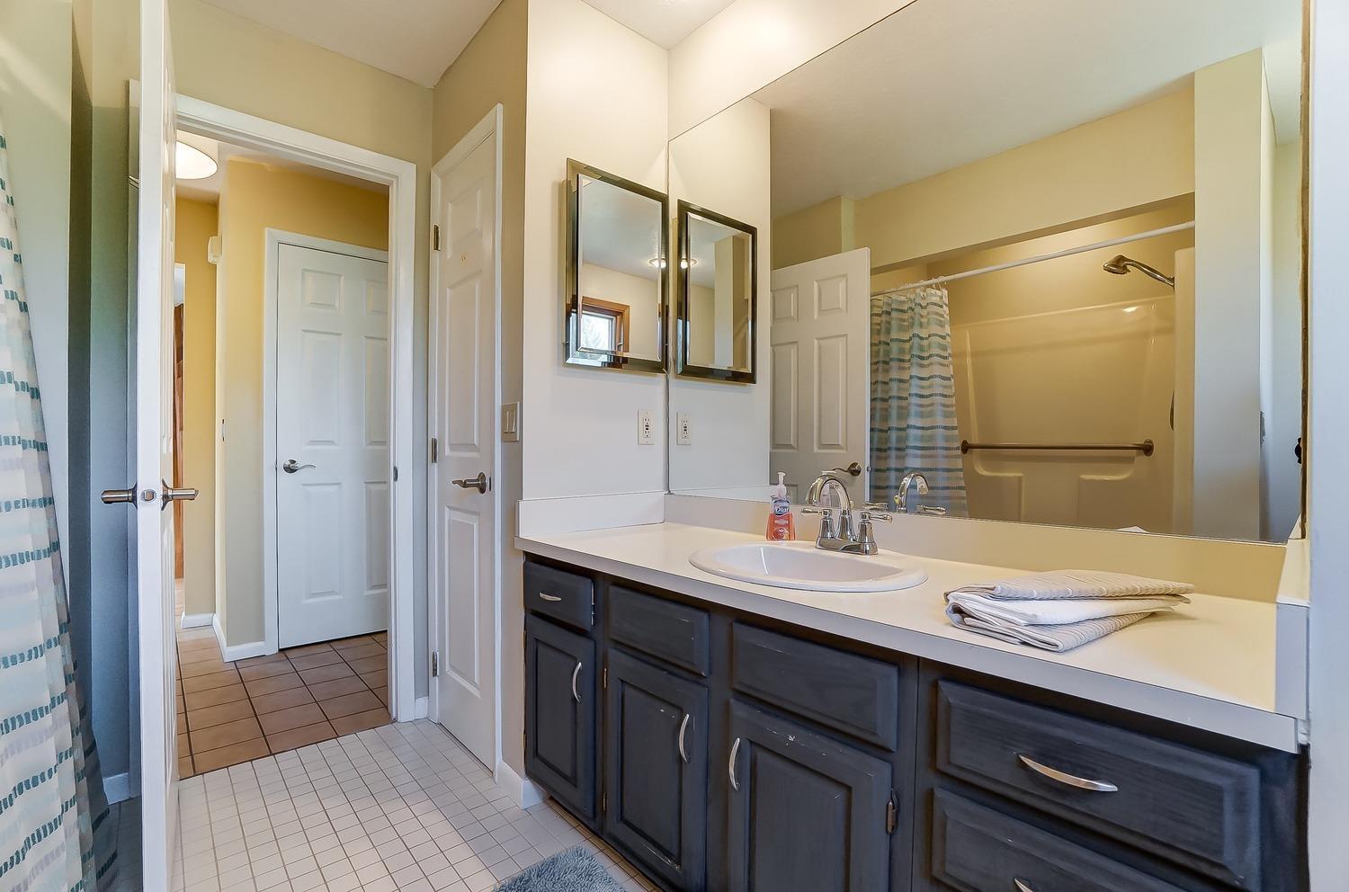 6570 Springdale Road Cincinnati, OH 45247 - Photo 20 of 50