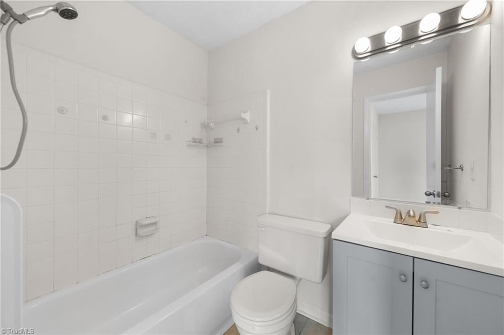 5739 Bramblegate Road, Unit E Greensboro, NC 27409 - Photo 17 of 26