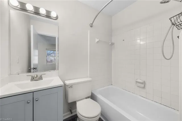 $1,350 | 5739 Bramblegate Road, Unit E, Greensboro, NC 27409