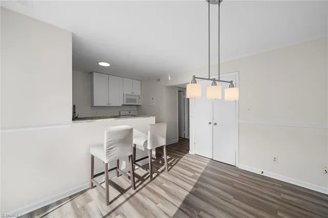 $1,350 | 5739 Bramblegate Road, Unit E, Greensboro, NC 27409