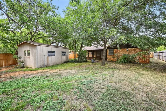 $279,000 | 313 Vine Street, Euless, TX 76040