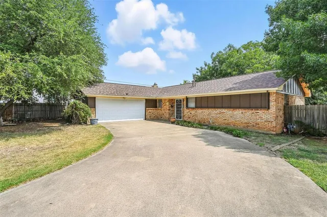 $279,000 | 313 Vine Street, Euless, TX 76040