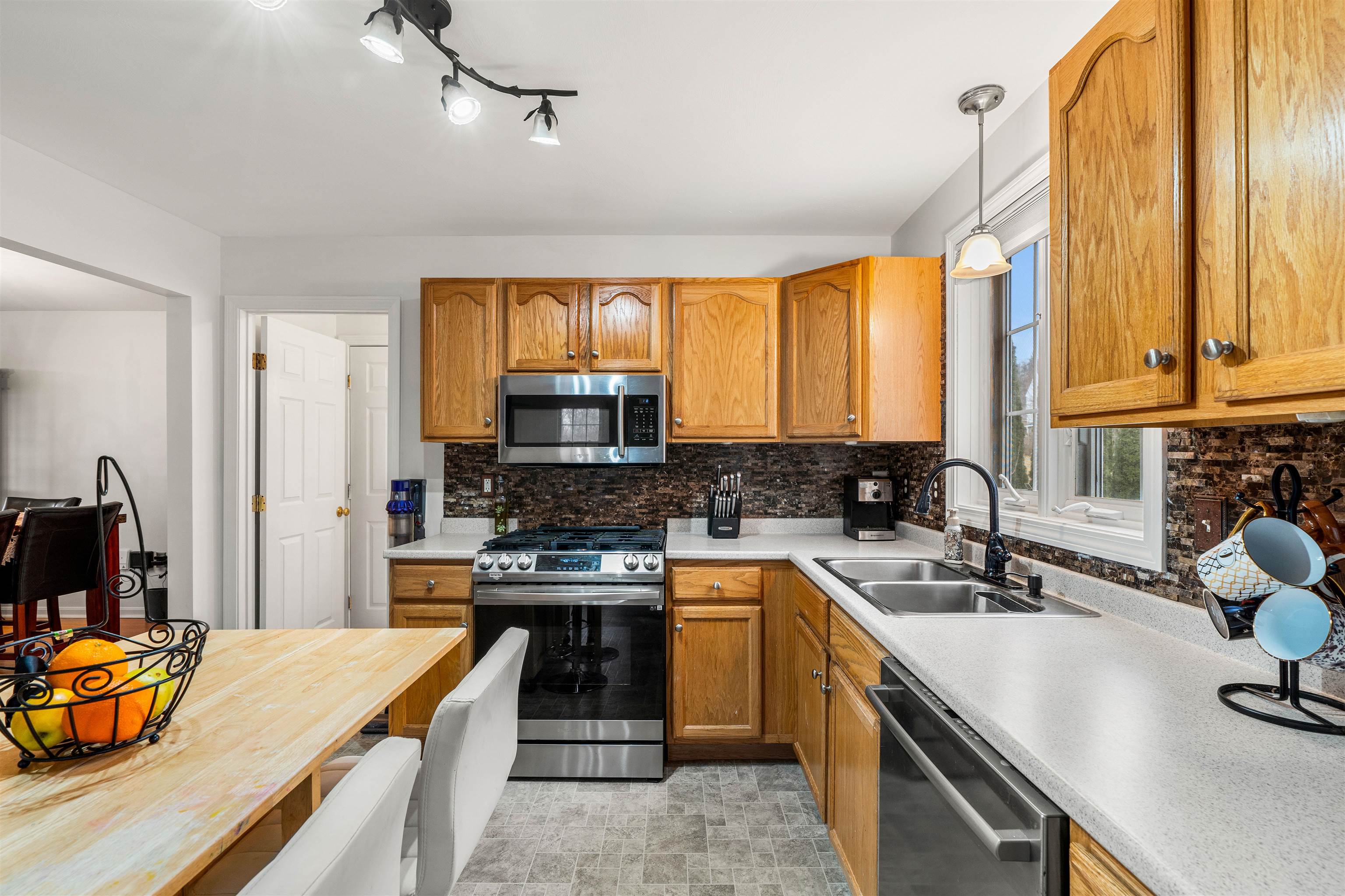 19 Whittemore Road Pembroke, NH 03275 - Photo 9 of 51