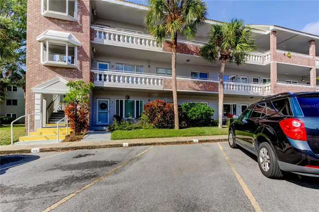 $199,000 | 2460 Persian Drive, Unit 26, Clearwater, FL 33763