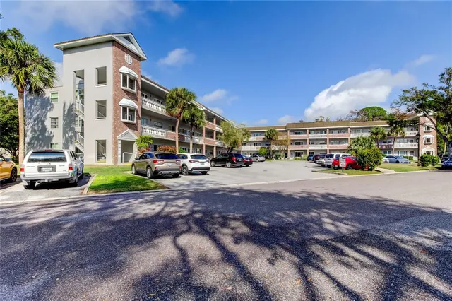 $199,000 | 2460 Persian Drive, Unit 26, Clearwater, FL 33763