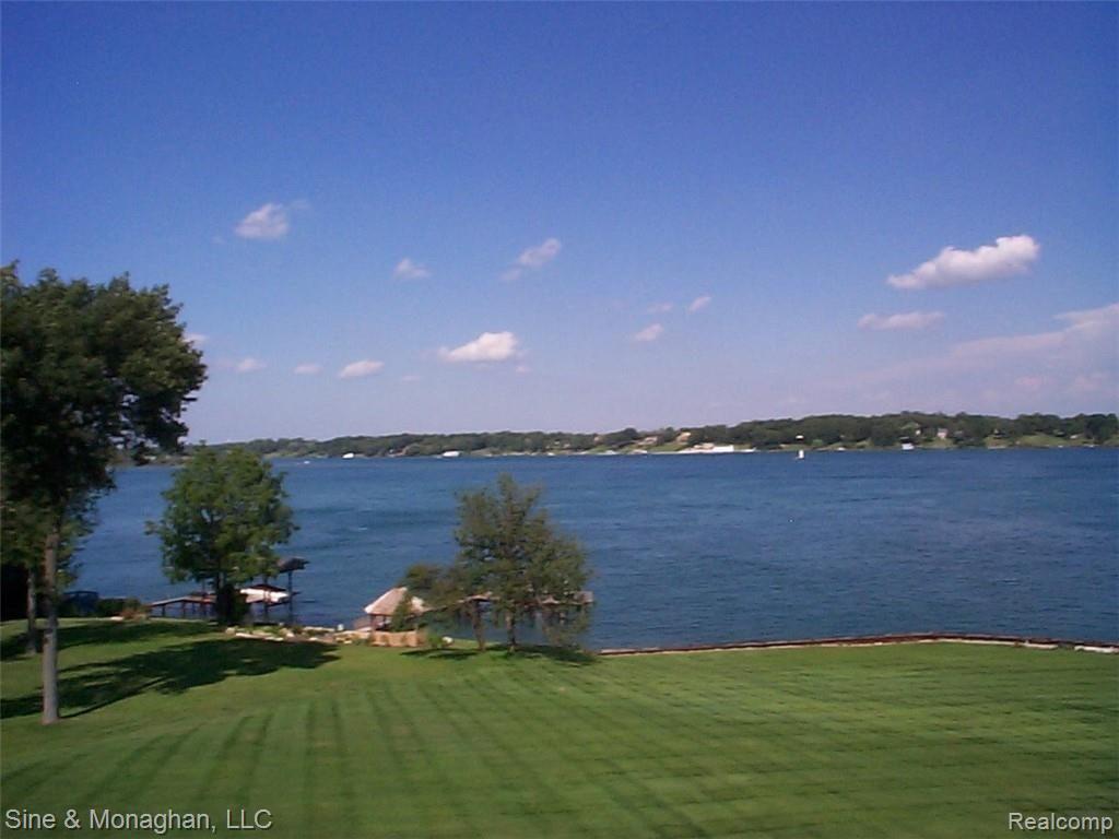 1501 River Road, Unit 5 St. Clair, MI 48079 - Photo 10 of 36 10 View north 1501 River Rd #104.jpg
