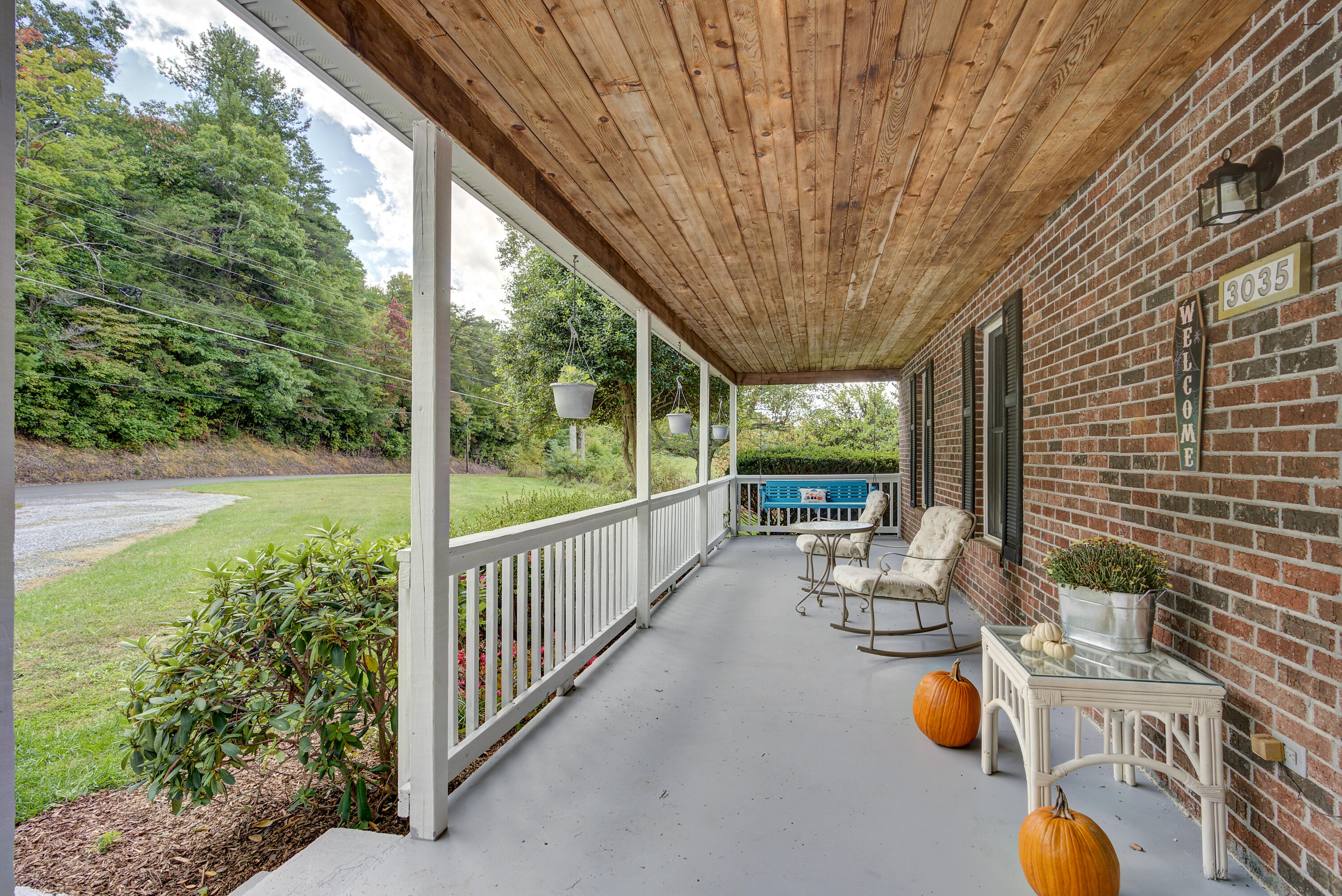 3035 Marbleton Road Unicoi, TN 37692 - Photo 4 of 58 Front Porch