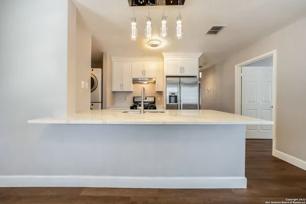 $2,100 | 810 East Euclid Avenue, San Antonio, TX 78212