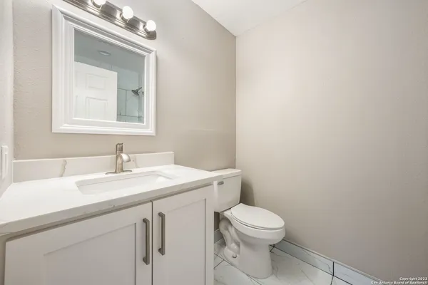 $2,100 | 810 East Euclid Avenue, San Antonio, TX 78212