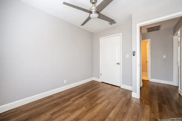 $2,100 | 810 East Euclid Avenue, San Antonio, TX 78212