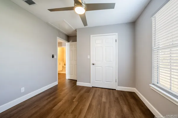 $2,100 | 810 East Euclid Avenue, San Antonio, TX 78212