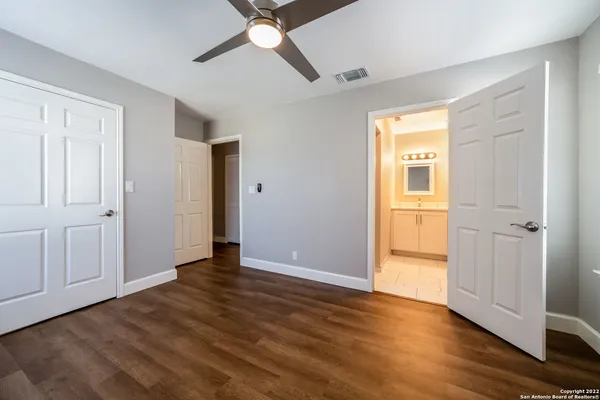 $2,100 | 810 East Euclid Avenue, San Antonio, TX 78212