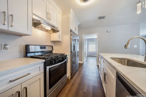 $2,100 | 810 East Euclid Avenue, San Antonio, TX 78212