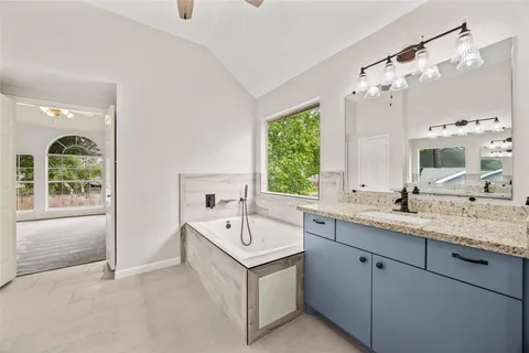 $299,900 | 330 Welford Lane, Highlands, TX 77562
