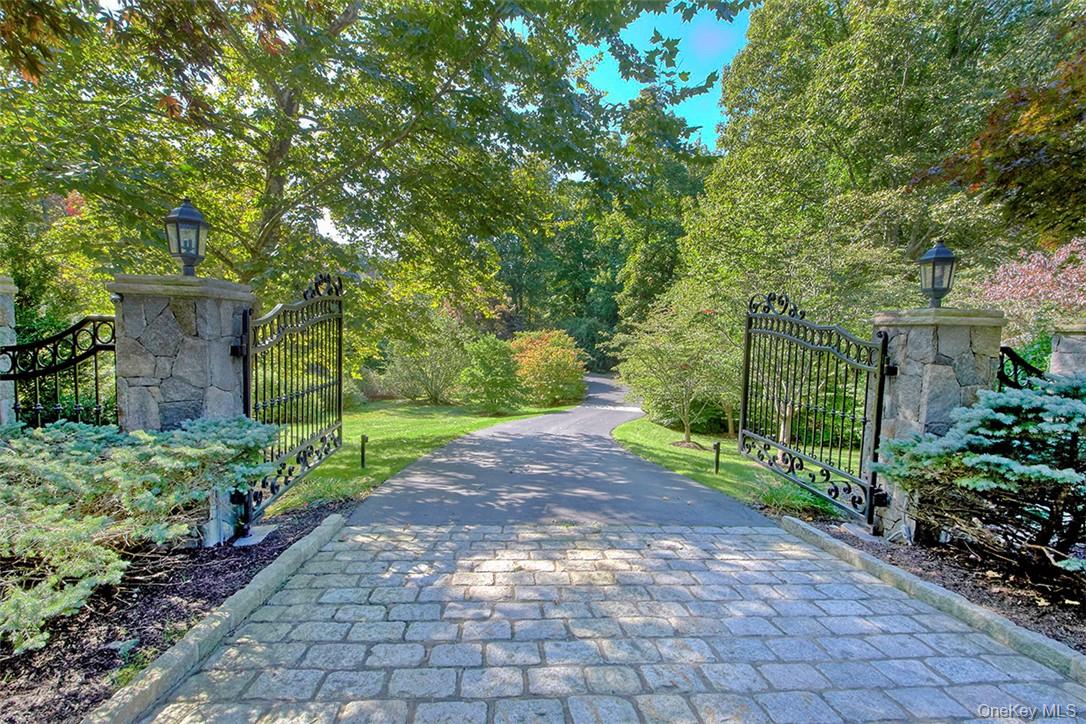 301 Whippoorwill Road Chappaqua, NY 10514 - Photo 18 of 19