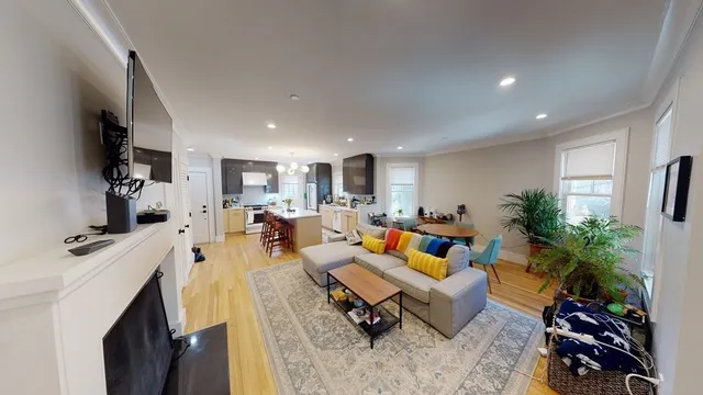 $4,400 | 15 Lanark Road, Unit 3, Brookline, MA 02445