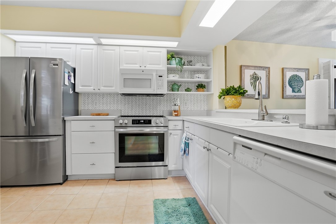 912 Wimbledon Drive St. Simons Island, GA 31522 - Photo 5 of 37