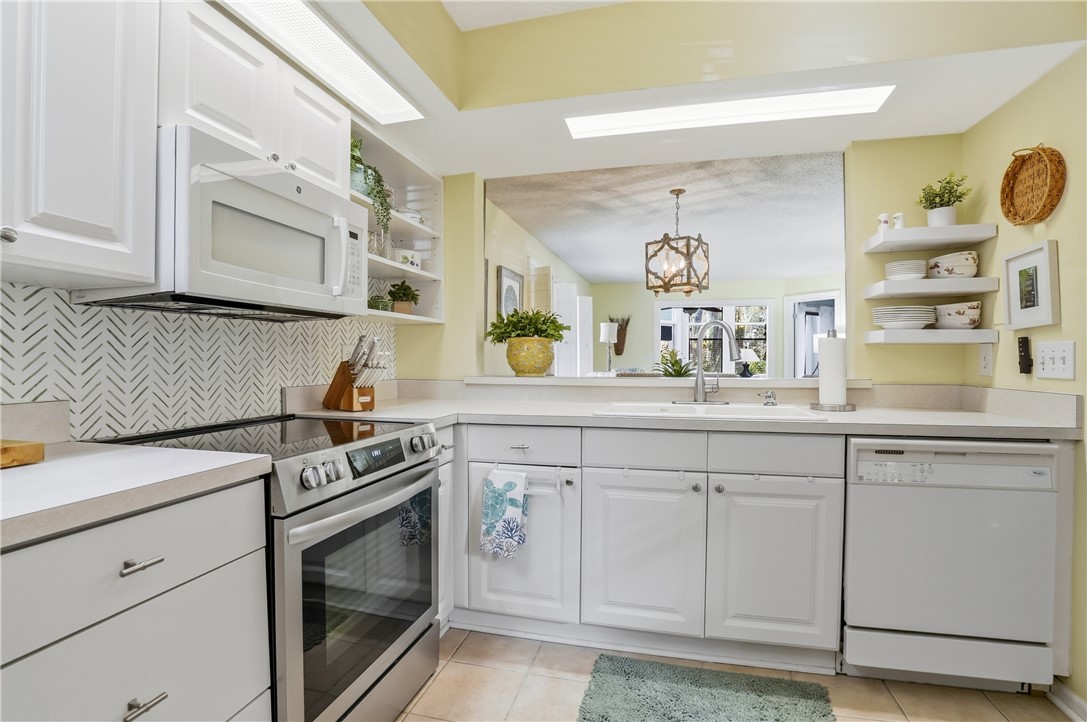 912 Wimbledon Drive St. Simons Island, GA 31522 - Photo 9 of 37
