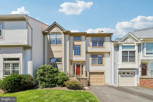 $650,000 | 6520 Palisades Drive, Centreville, VA 20121