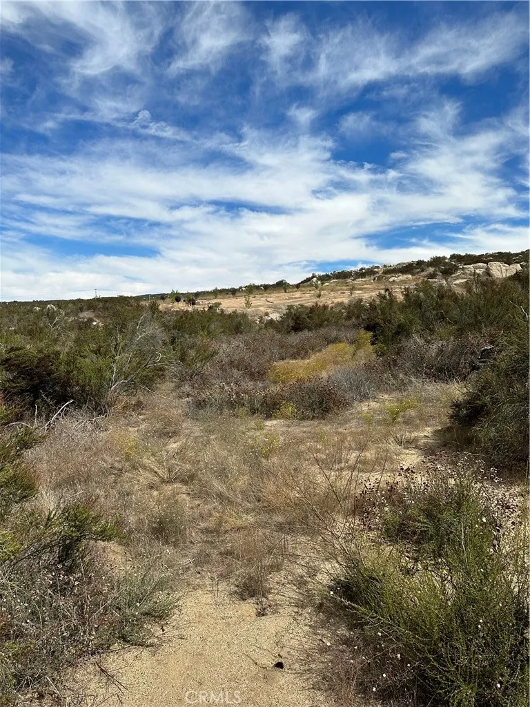 39 Sable Hemet, CA 92544 - Photo 6 of 11 a view of an outdoor space and a yard