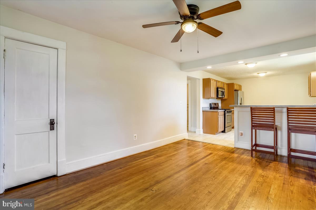 1121 Old Rixeyville Road Culpeper, VA 22701 - Photo 9 of 35 Great entertaining flow