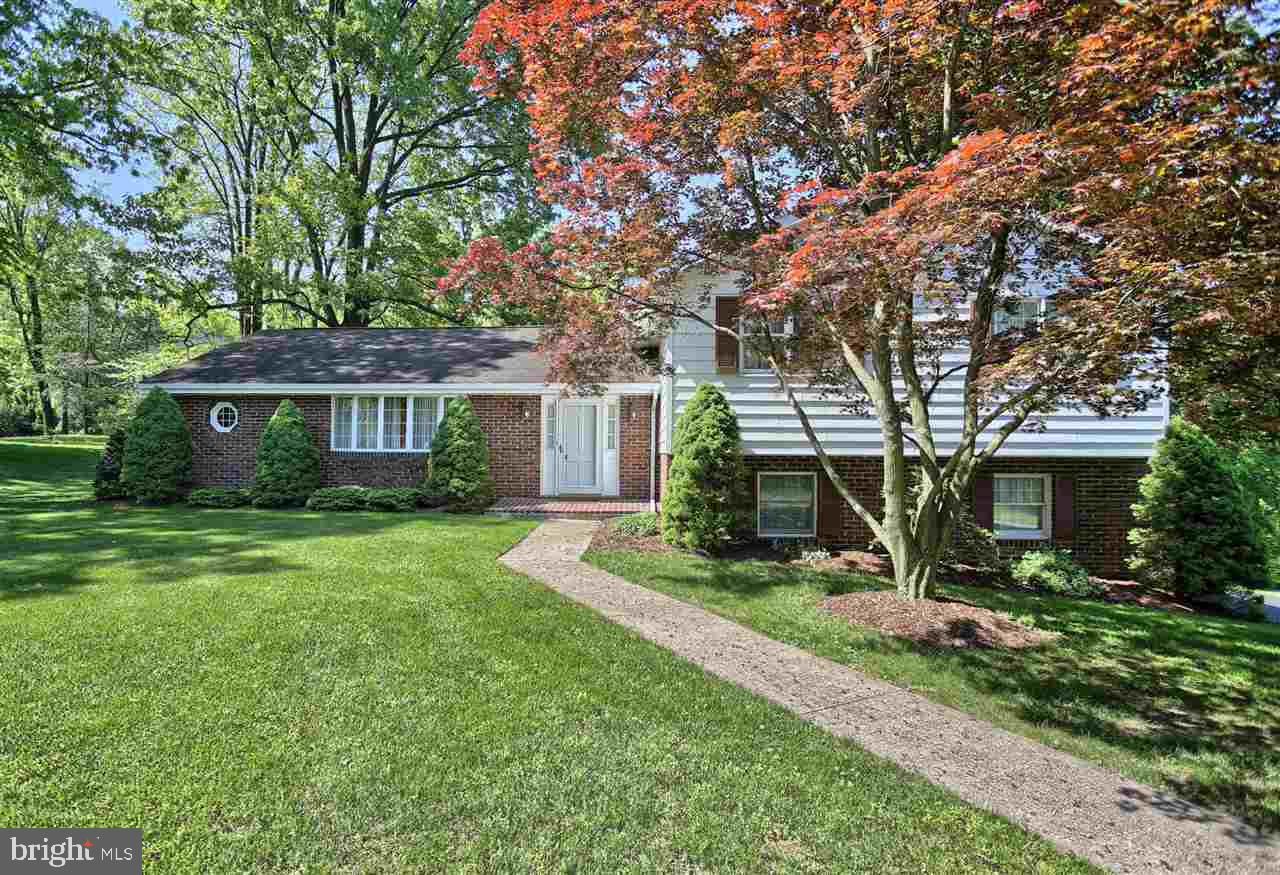 260 Hickory Road Carlisle, PA 17015 - Photo 1 of 25 Gallery Image 1