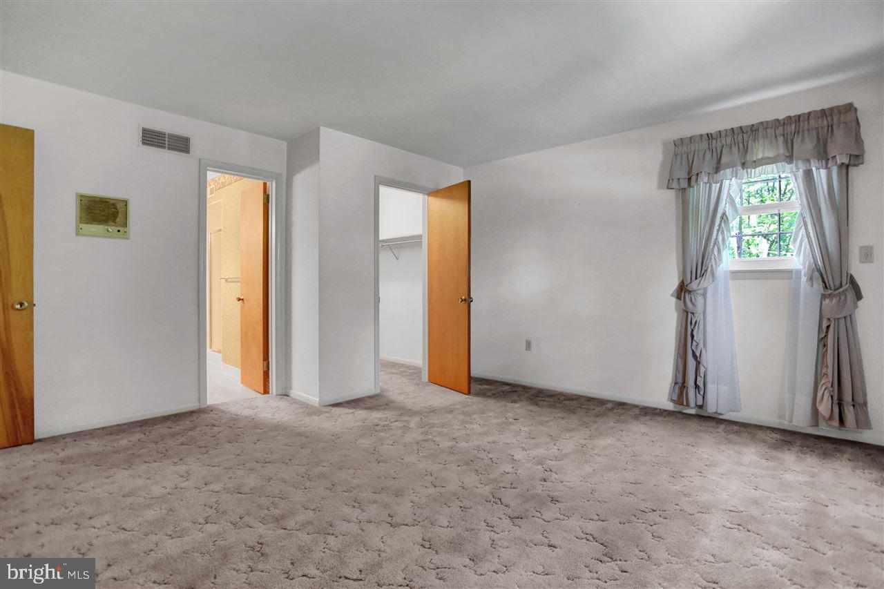 260 Hickory Road Carlisle, PA 17015 - Photo 12 of 25 Gallery Image 12