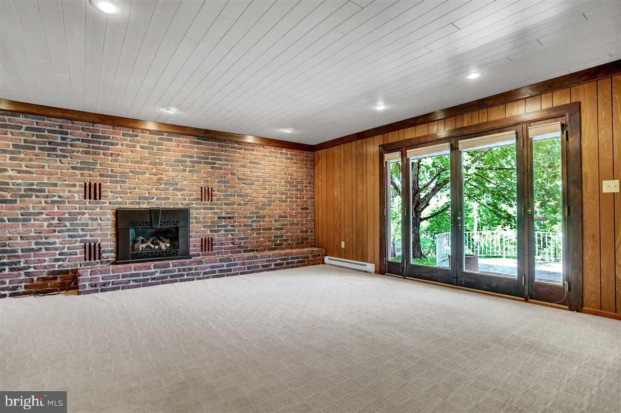 260 Hickory Road Carlisle, PA 17015 - Photo 15 of 25 Gallery Image 15