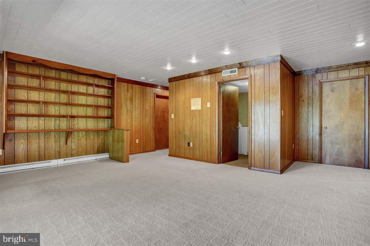 260 Hickory Road Carlisle, PA 17015 - Photo 16 of 25 Gallery Image 16